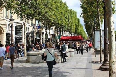 Little Boudoir Of Paris Champs-Elysees Экстерьер фото